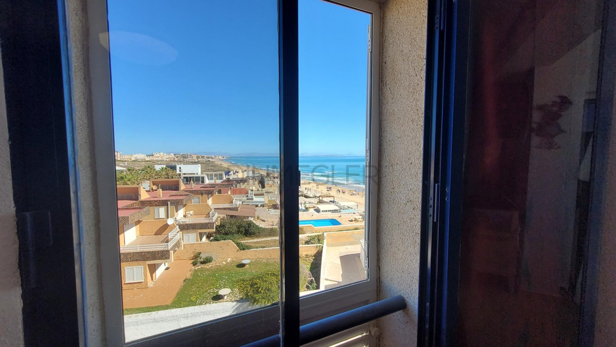 For sale - 2 Bedroom 1 Bathroom Apartment - Middle Floor Apartment in Torrevieja - La Mata  - Alicante