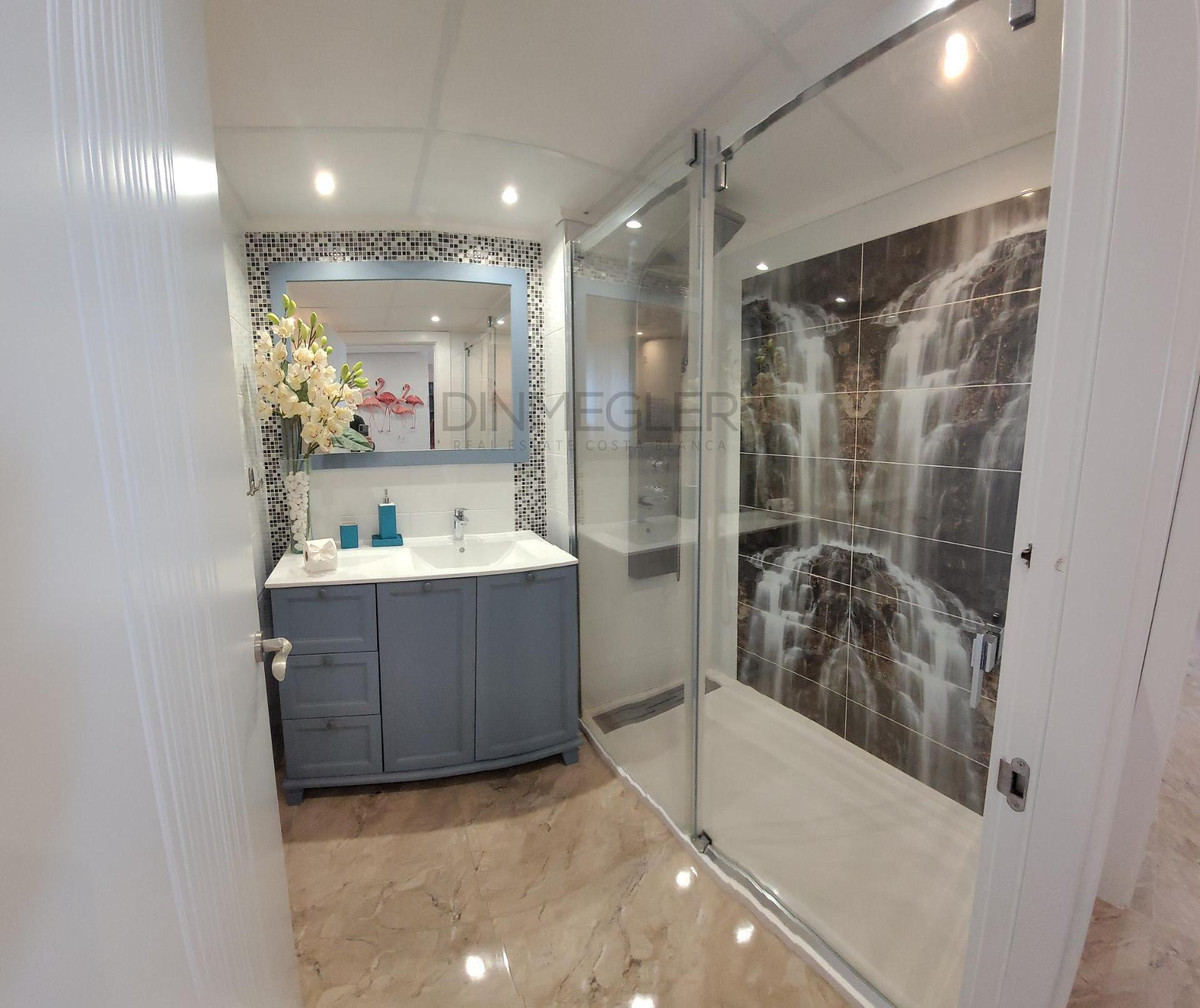 For sale - 2 Bedroom 1 Bathroom Apartment - Middle Floor Apartment in Torrevieja - La Mata  - Alicante