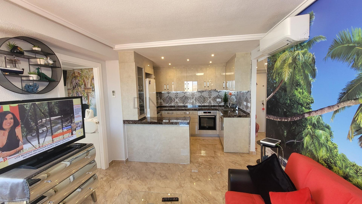 For sale - 2 Bedroom 1 Bathroom Apartment - Middle Floor Apartment in Torrevieja - La Mata  - Alicante