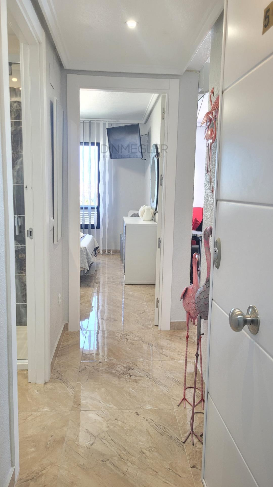 For sale - 2 Bedroom 1 Bathroom Apartment - Middle Floor Apartment in Torrevieja - La Mata  - Alicante
