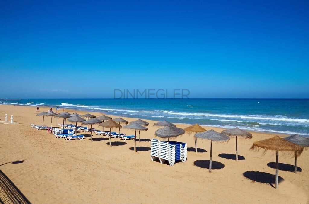 For sale - 2 Bedroom 1 Bathroom Apartment - Middle Floor Apartment in Torrevieja - La Mata  - Alicante