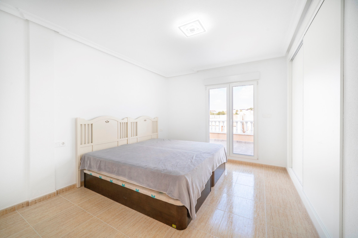 For sale - 4 Bedroom 3 Bathroom House - Detached Villa in Orihuela - Orihuela Costa  - Alicante