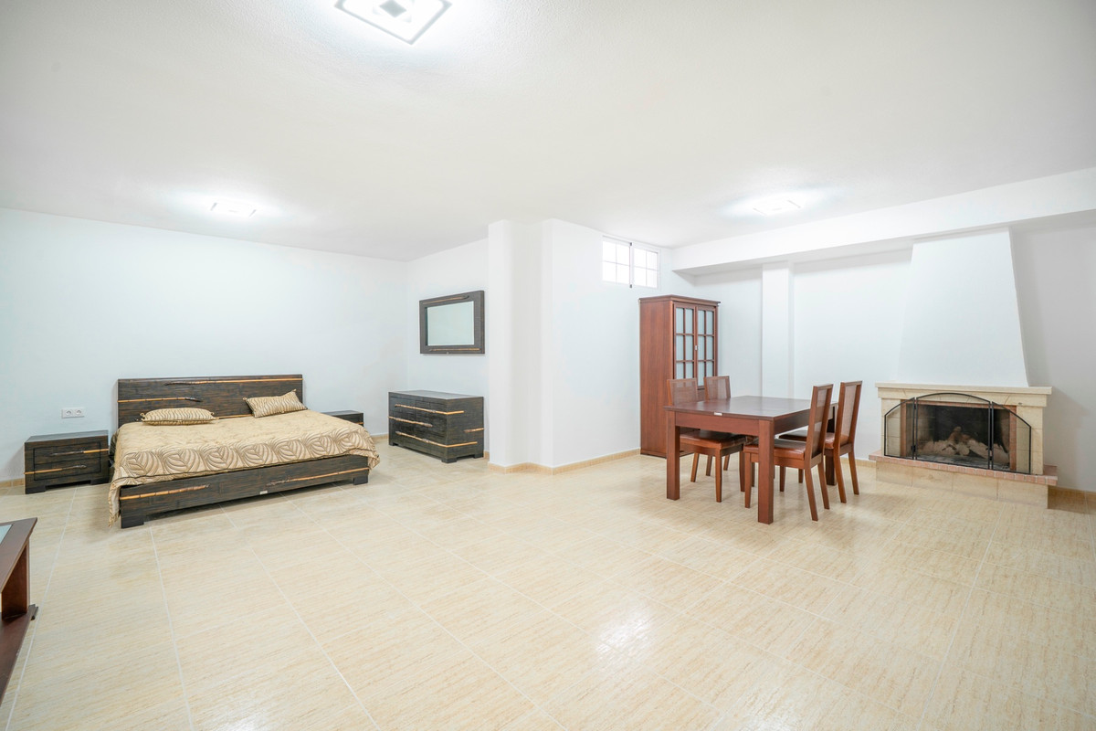 For sale - 4 Bedroom 3 Bathroom House - Detached Villa in Orihuela - Orihuela Costa  - Alicante