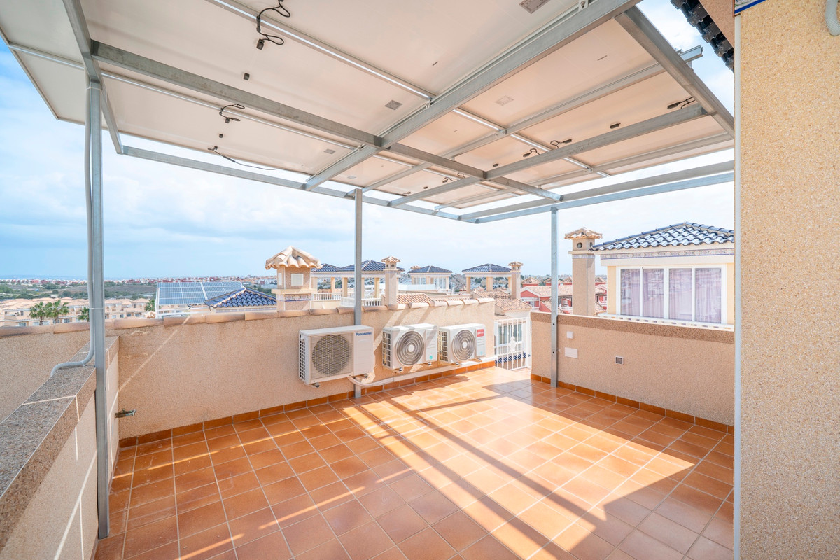 For sale - 4 Bedroom 3 Bathroom House - Detached Villa in Orihuela - Orihuela Costa  - Alicante