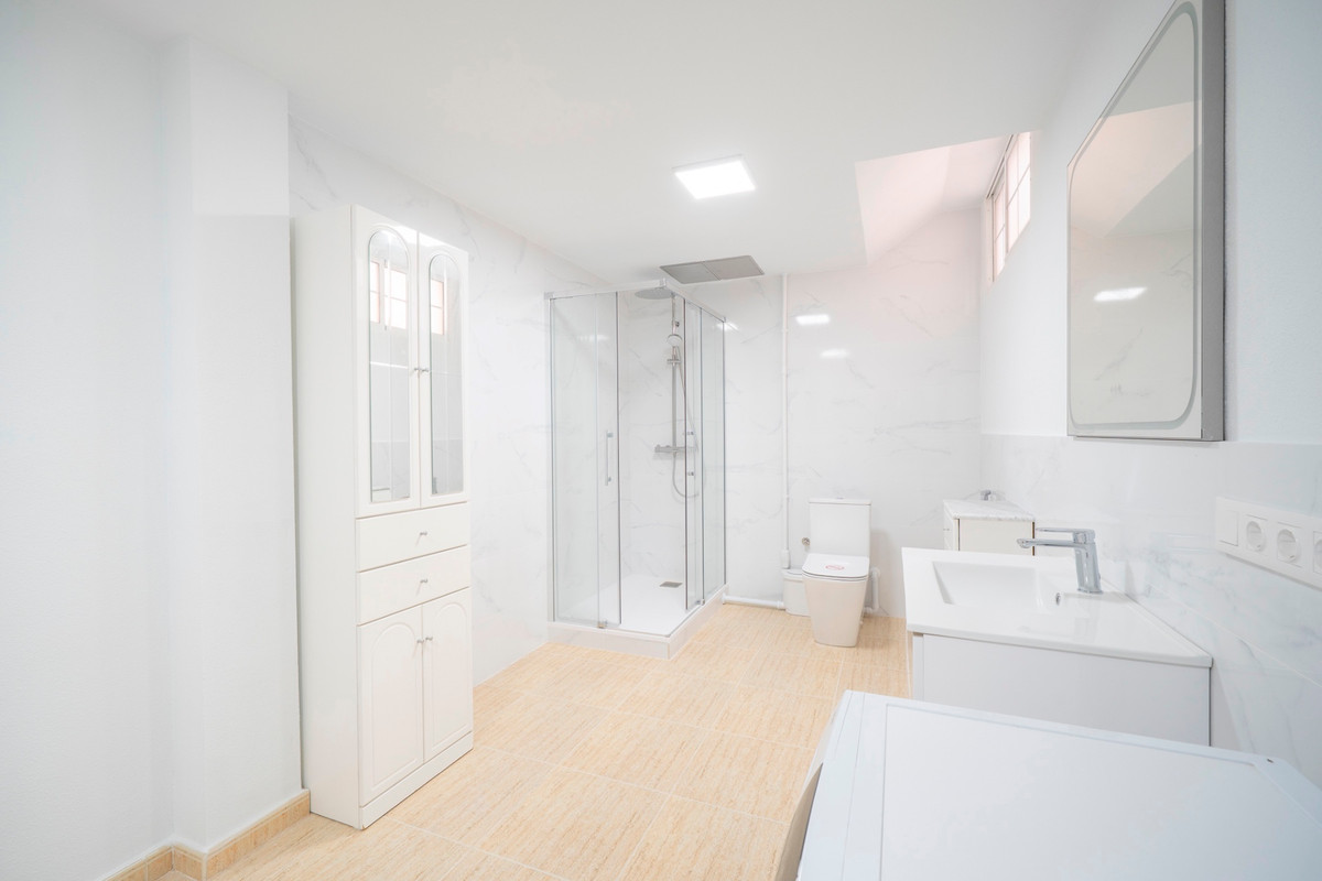 For sale - 4 Bedroom 3 Bathroom House - Detached Villa in Orihuela - Orihuela Costa  - Alicante