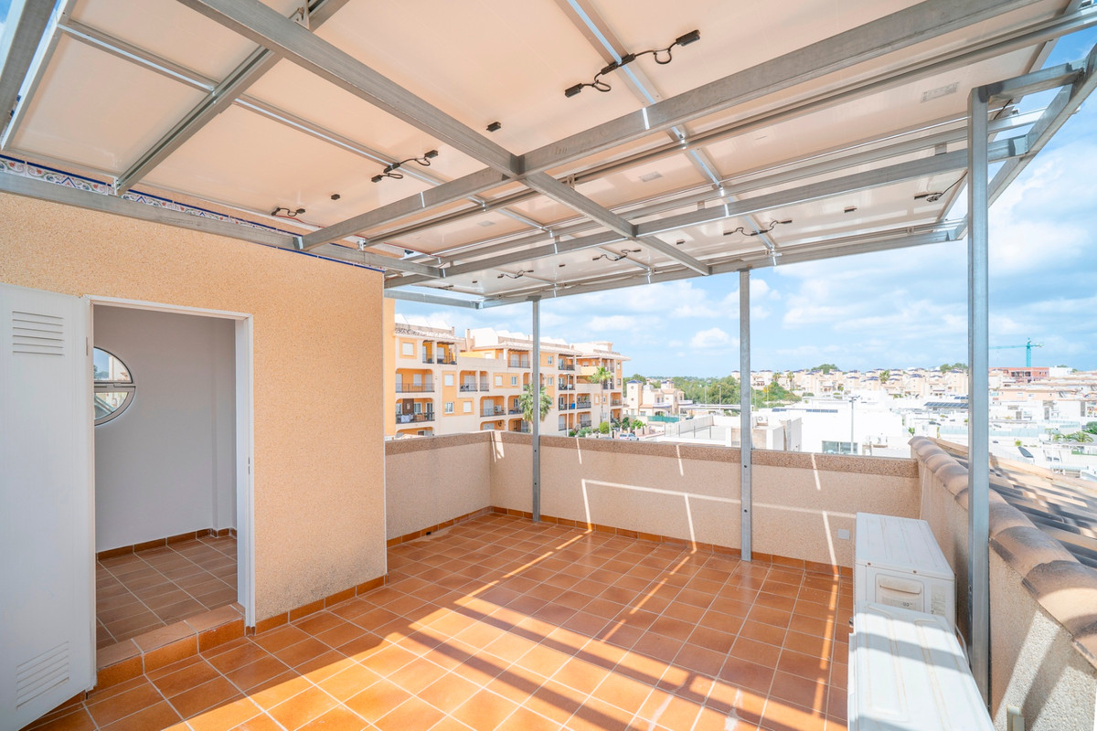 For sale - 4 Bedroom 3 Bathroom House - Detached Villa in Orihuela - Orihuela Costa  - Alicante
