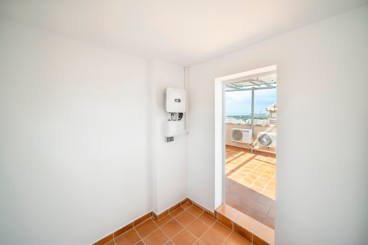 For sale - 4 Bedroom 3 Bathroom House - Detached Villa in Orihuela - Orihuela Costa  - Alicante