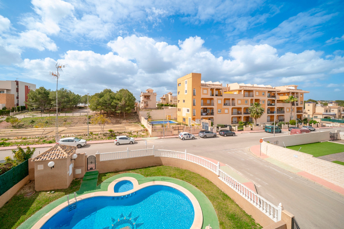 For sale - 4 Bedroom 3 Bathroom House - Detached Villa in Orihuela - Orihuela Costa  - Alicante