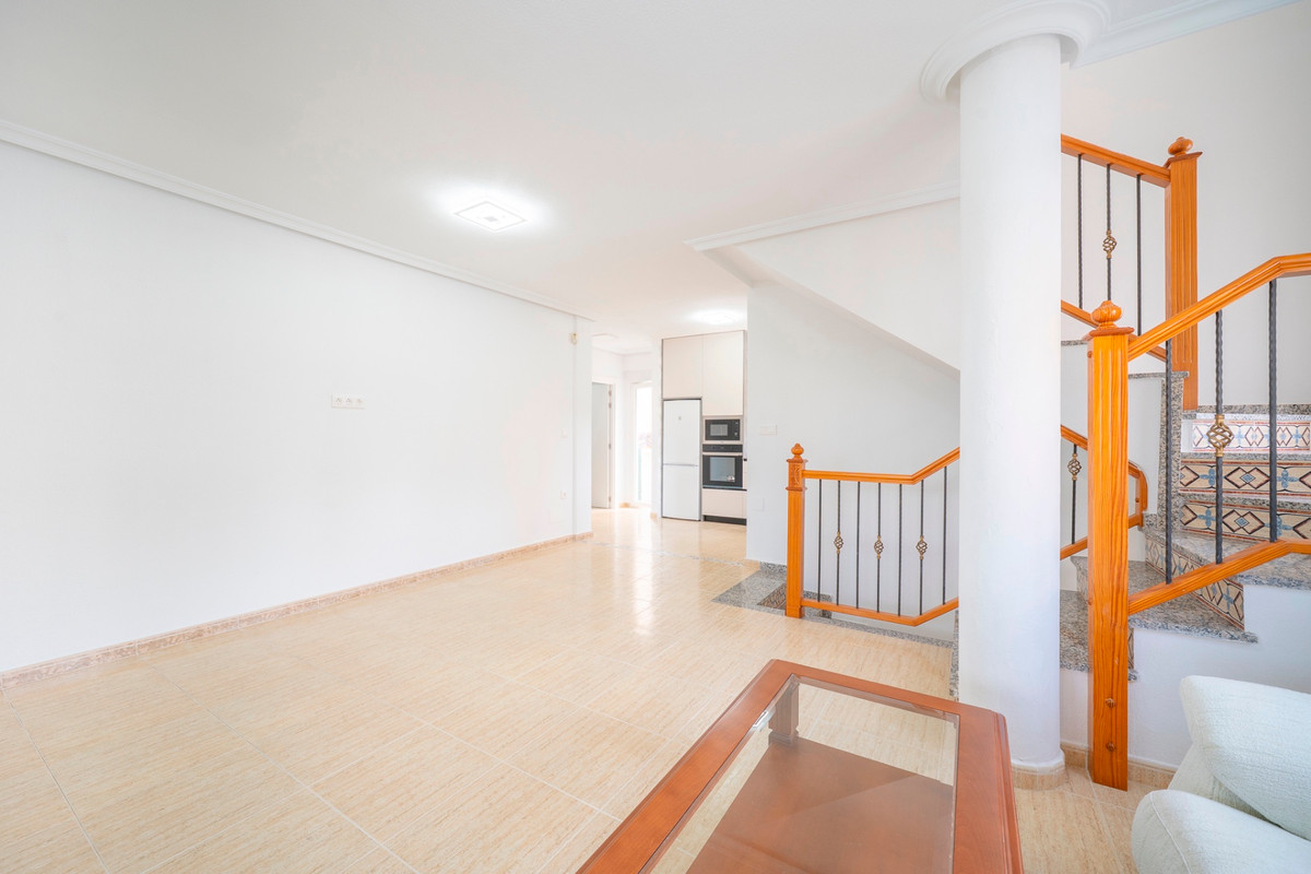 For sale - 4 Bedroom 3 Bathroom House - Detached Villa in Orihuela - Orihuela Costa  - Alicante