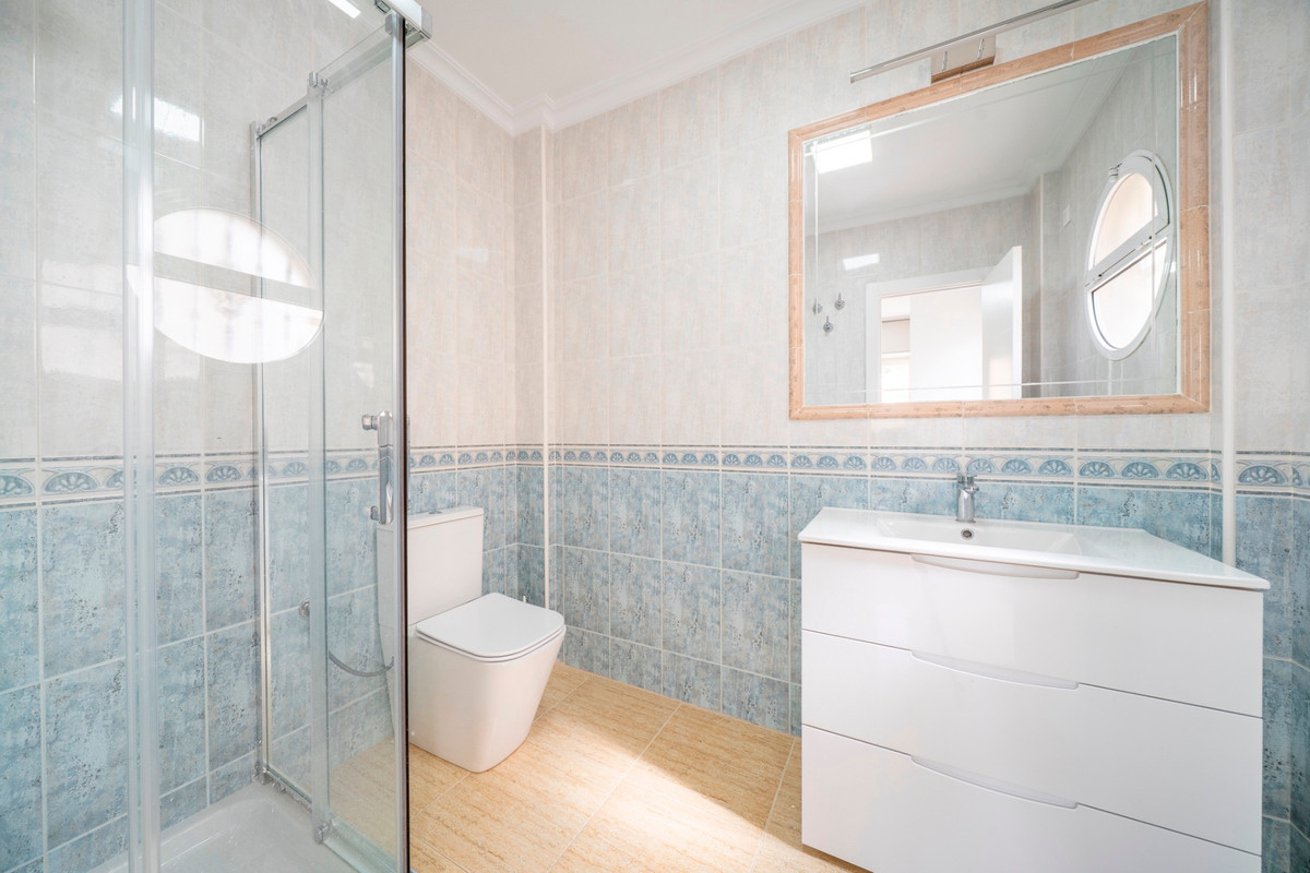 For sale - 4 Bedroom 3 Bathroom House - Detached Villa in Orihuela - Orihuela Costa  - Alicante
