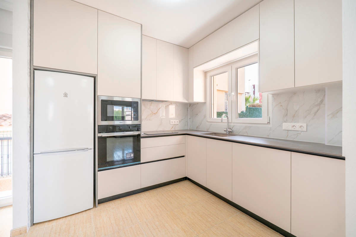 For sale - 4 Bedroom 3 Bathroom House - Detached Villa in Orihuela - Orihuela Costa  - Alicante