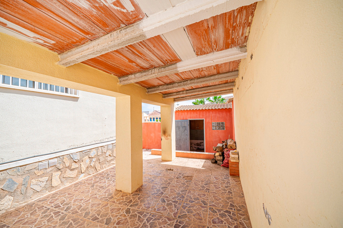 For sale - 3 Bedroom 2 Bathroom House - Detached Villa in Rojales - Ciudad Quesada  - Alicante