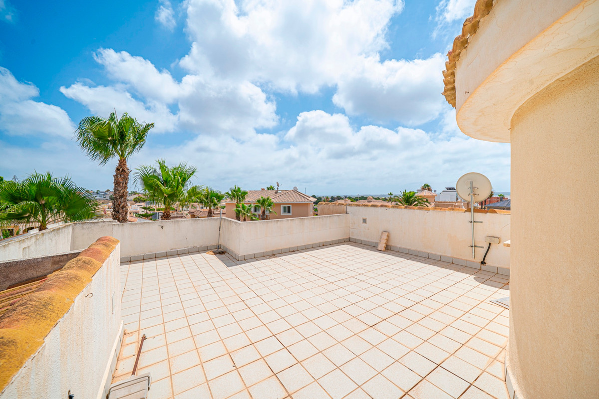 For sale - 3 Bedroom 2 Bathroom House - Detached Villa in Rojales - Ciudad Quesada  - Alicante
