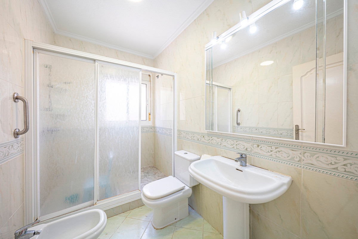For sale - 3 Bedroom 2 Bathroom House - Detached Villa in Rojales - Ciudad Quesada  - Alicante