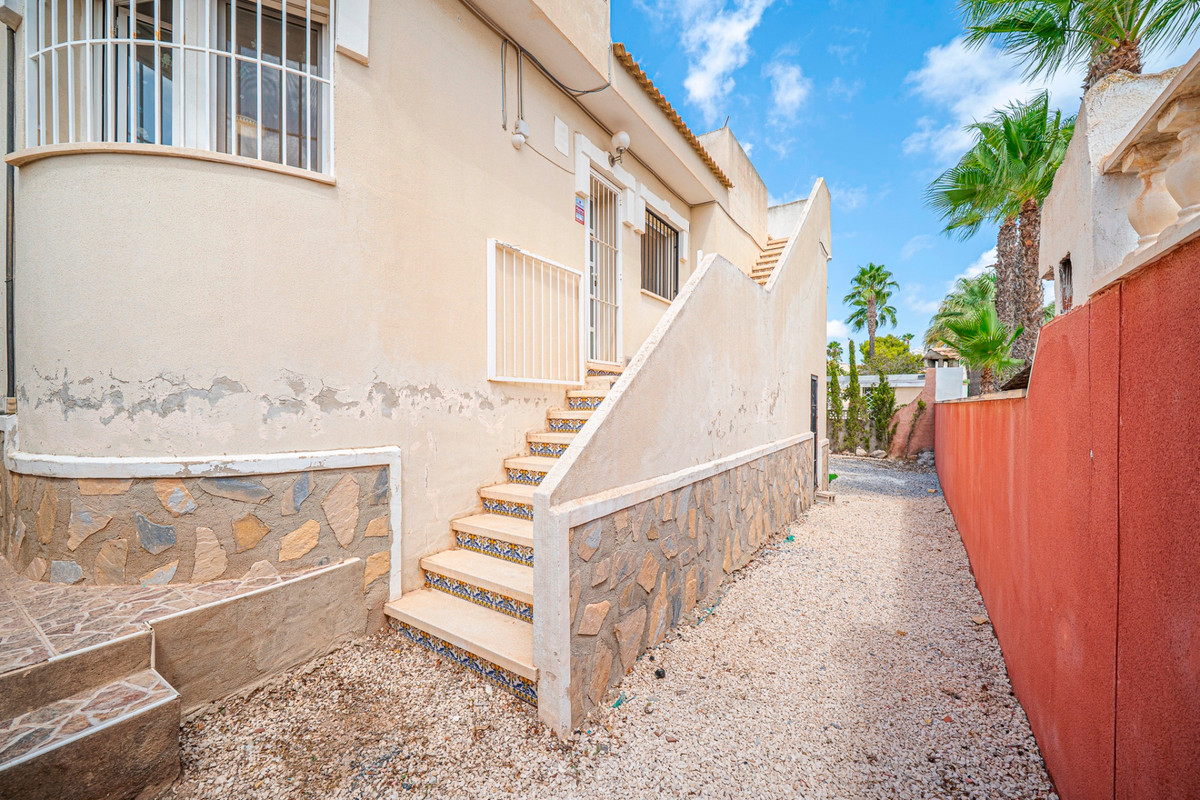 For sale - 3 Bedroom 2 Bathroom House - Detached Villa in Rojales - Ciudad Quesada  - Alicante