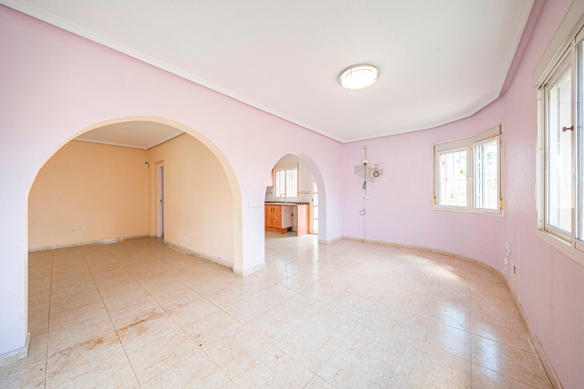 For sale - 3 Bedroom 2 Bathroom House - Detached Villa in Rojales - Ciudad Quesada  - Alicante