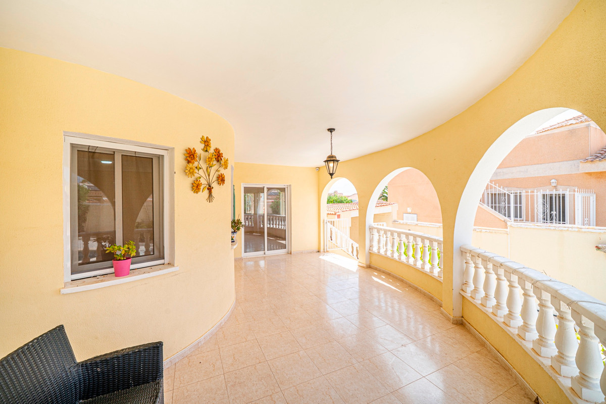 For sale - 3 Bedroom 2 Bathroom House - Detached Villa in Rojales - Ciudad Quesada  - Alicante