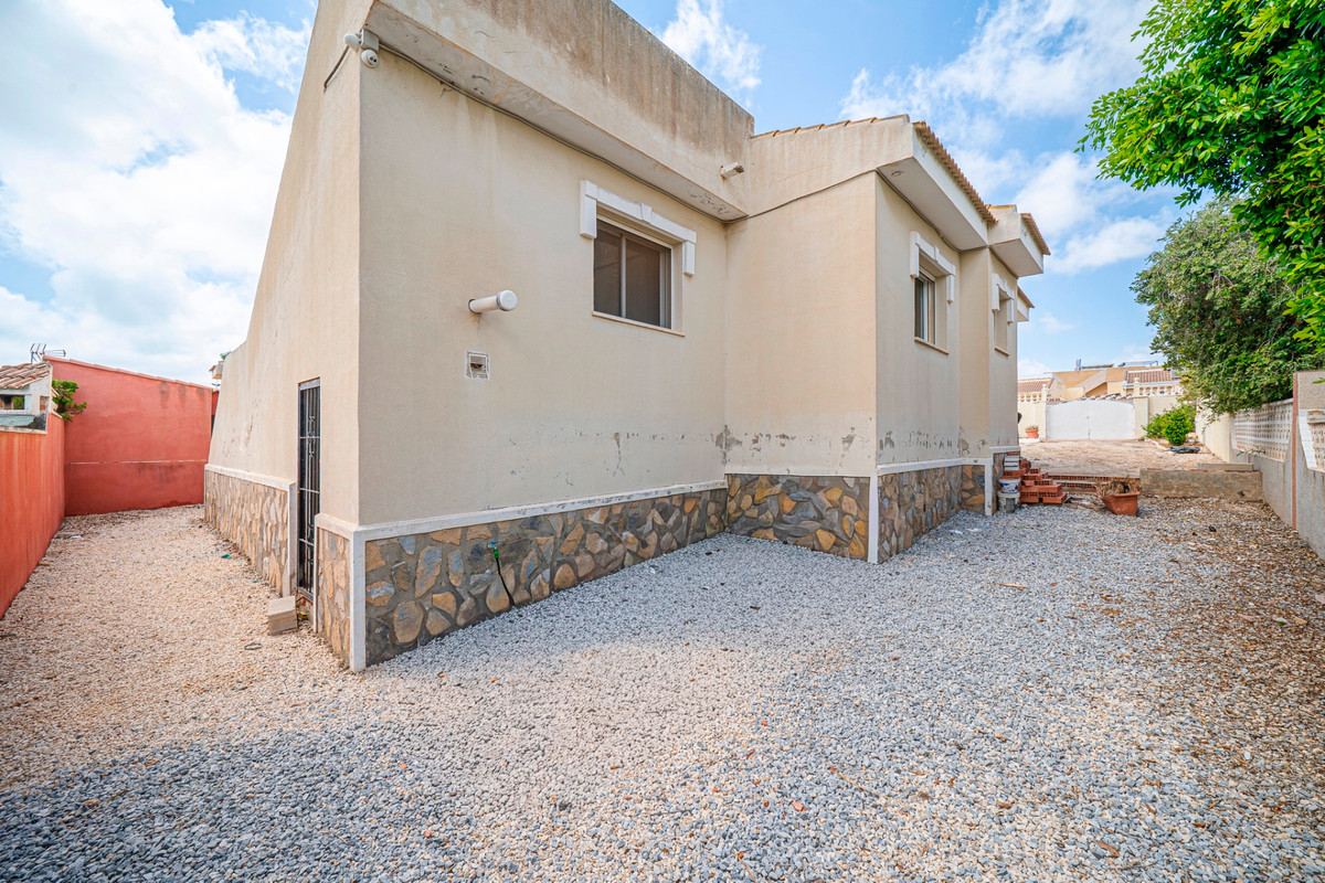 For sale - 3 Bedroom 2 Bathroom House - Detached Villa in Rojales - Ciudad Quesada  - Alicante