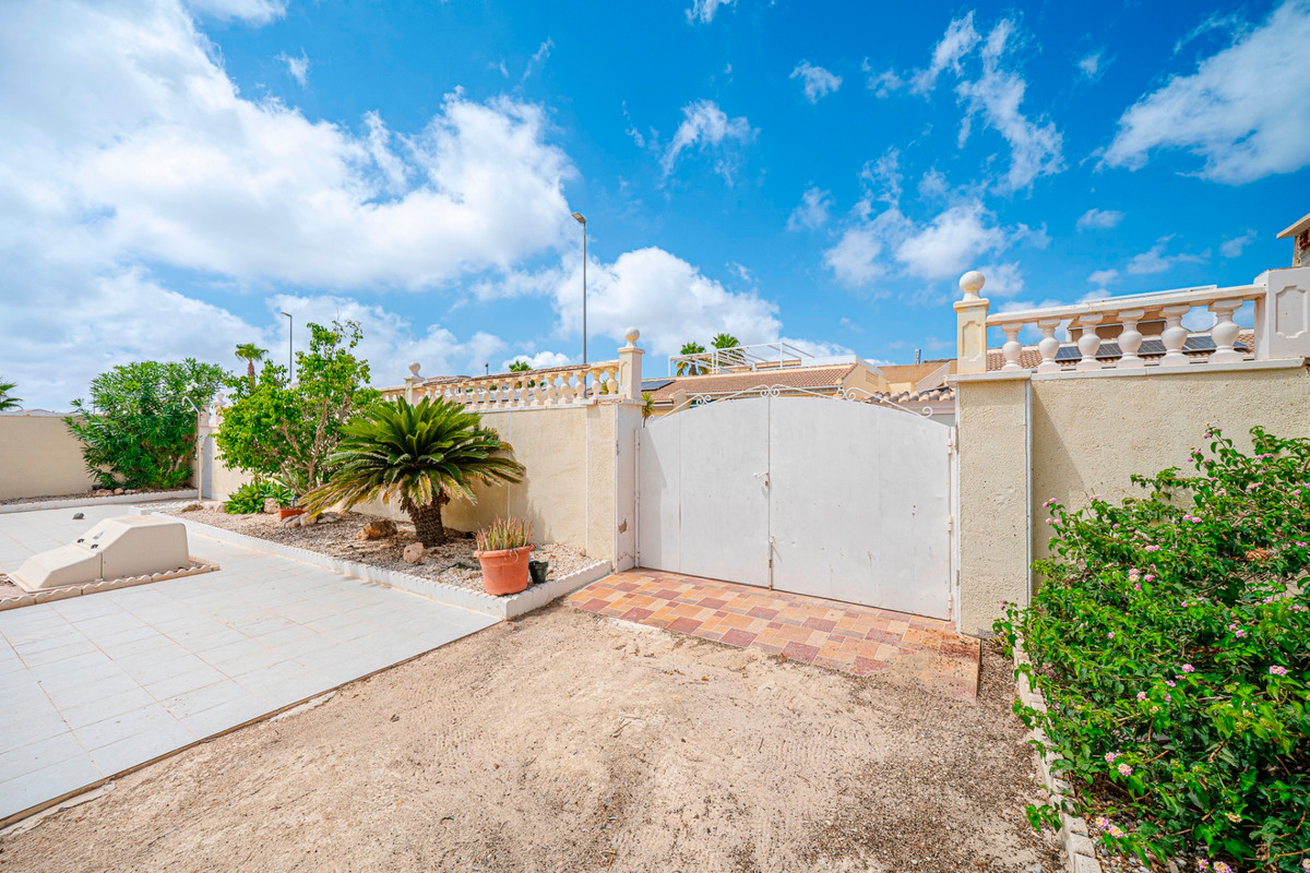 For sale - 3 Bedroom 2 Bathroom House - Detached Villa in Rojales - Ciudad Quesada  - Alicante
