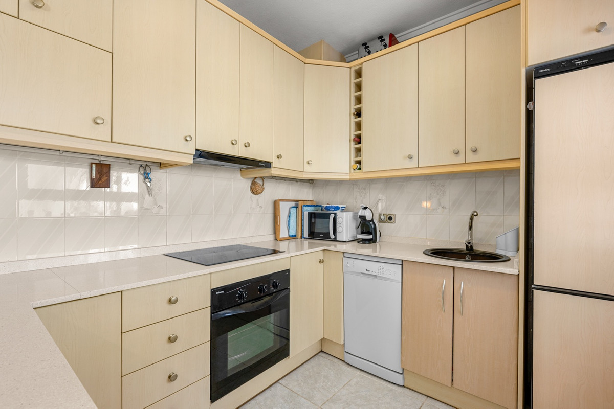 For sale - 5 Bedroom 3 Bathroom House - Detached Villa in Rojales - Ciudad Quesada  - Alicante