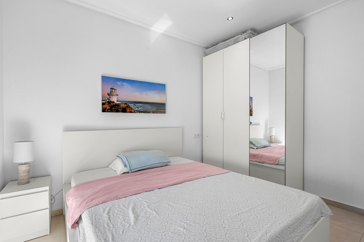 For sale - 5 Bedroom 3 Bathroom House - Detached Villa in Rojales - Ciudad Quesada  - Alicante