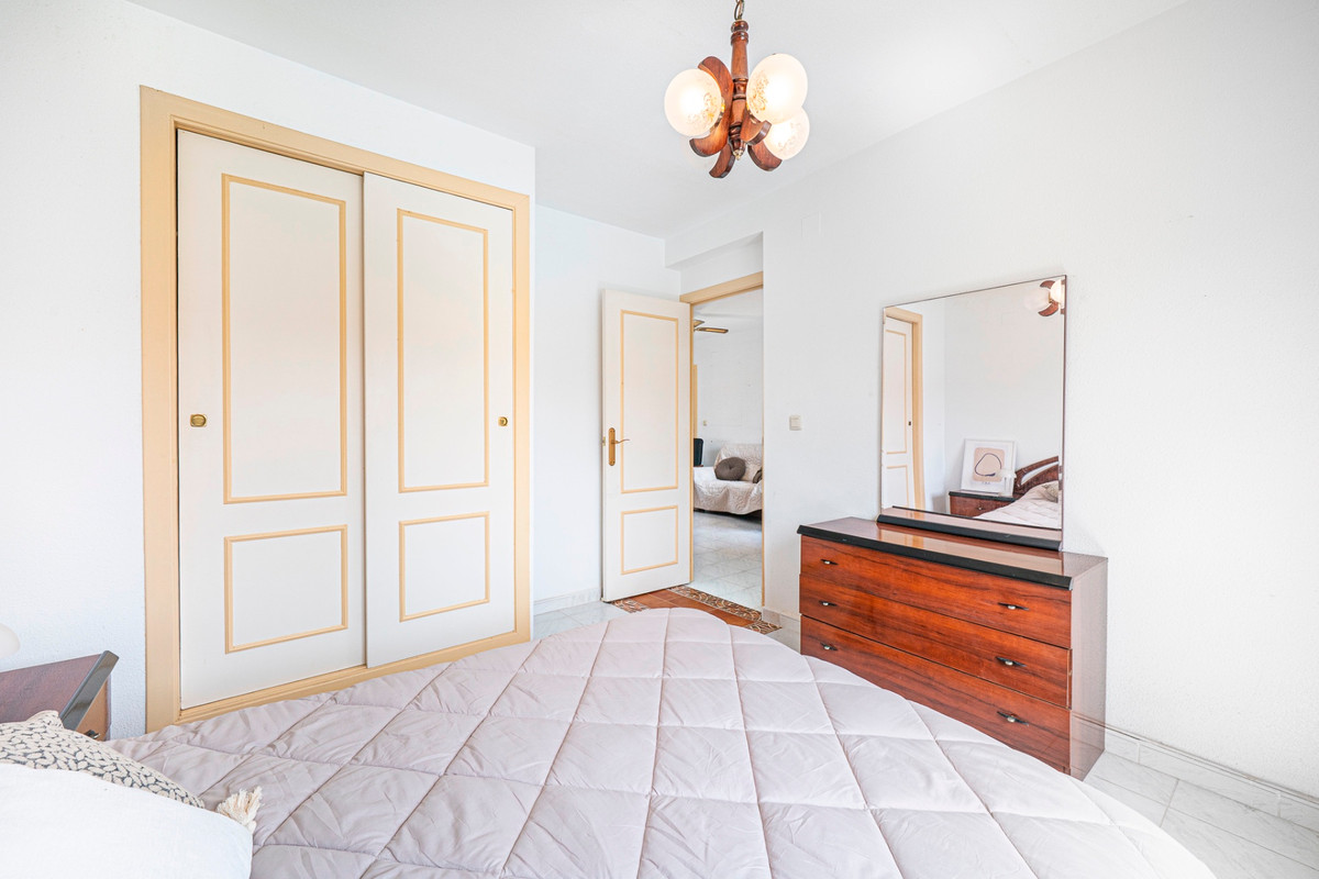 For sale - 2 Bedroom 1 Bathroom Apartment - Top Floor Apartment in Torrevieja - Torrevieja Centro  - Alicante