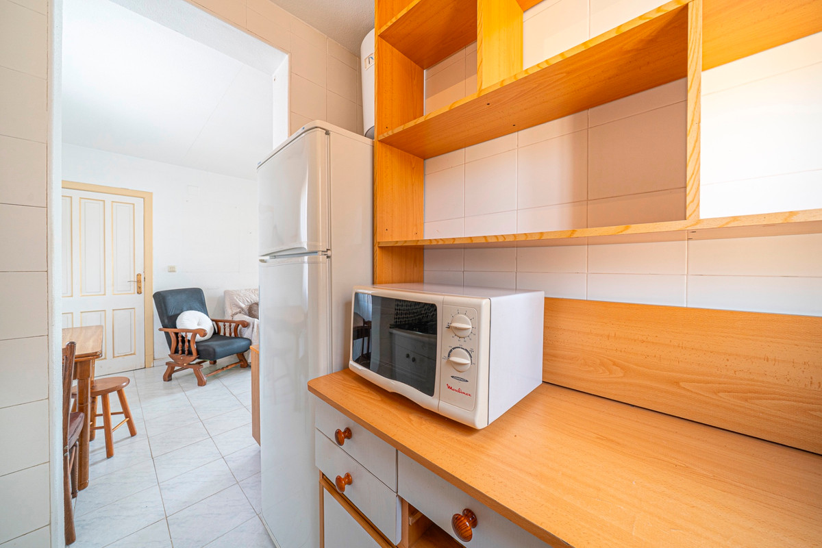 For sale - 2 Bedroom 1 Bathroom Apartment - Top Floor Apartment in Torrevieja - Torrevieja Centro  - Alicante
