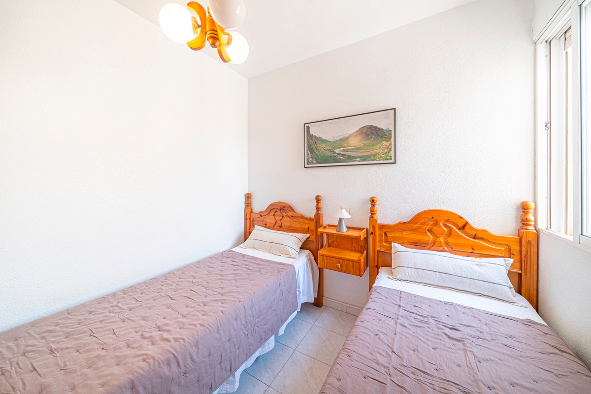 For sale - 2 Bedroom 1 Bathroom Apartment - Top Floor Apartment in Torrevieja - Torrevieja Centro  - Alicante