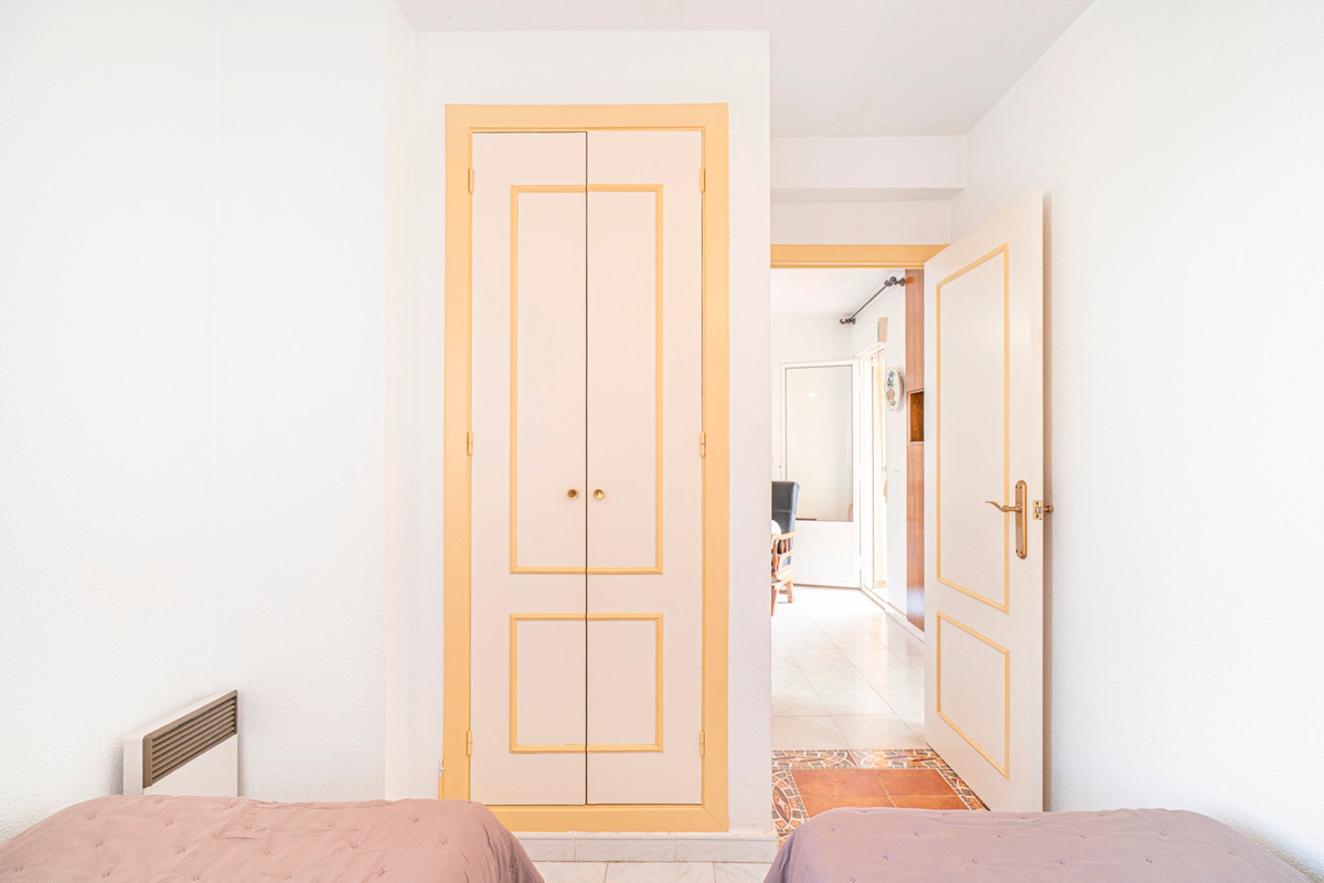 For sale - 2 Bedroom 1 Bathroom Apartment - Top Floor Apartment in Torrevieja - Torrevieja Centro  - Alicante
