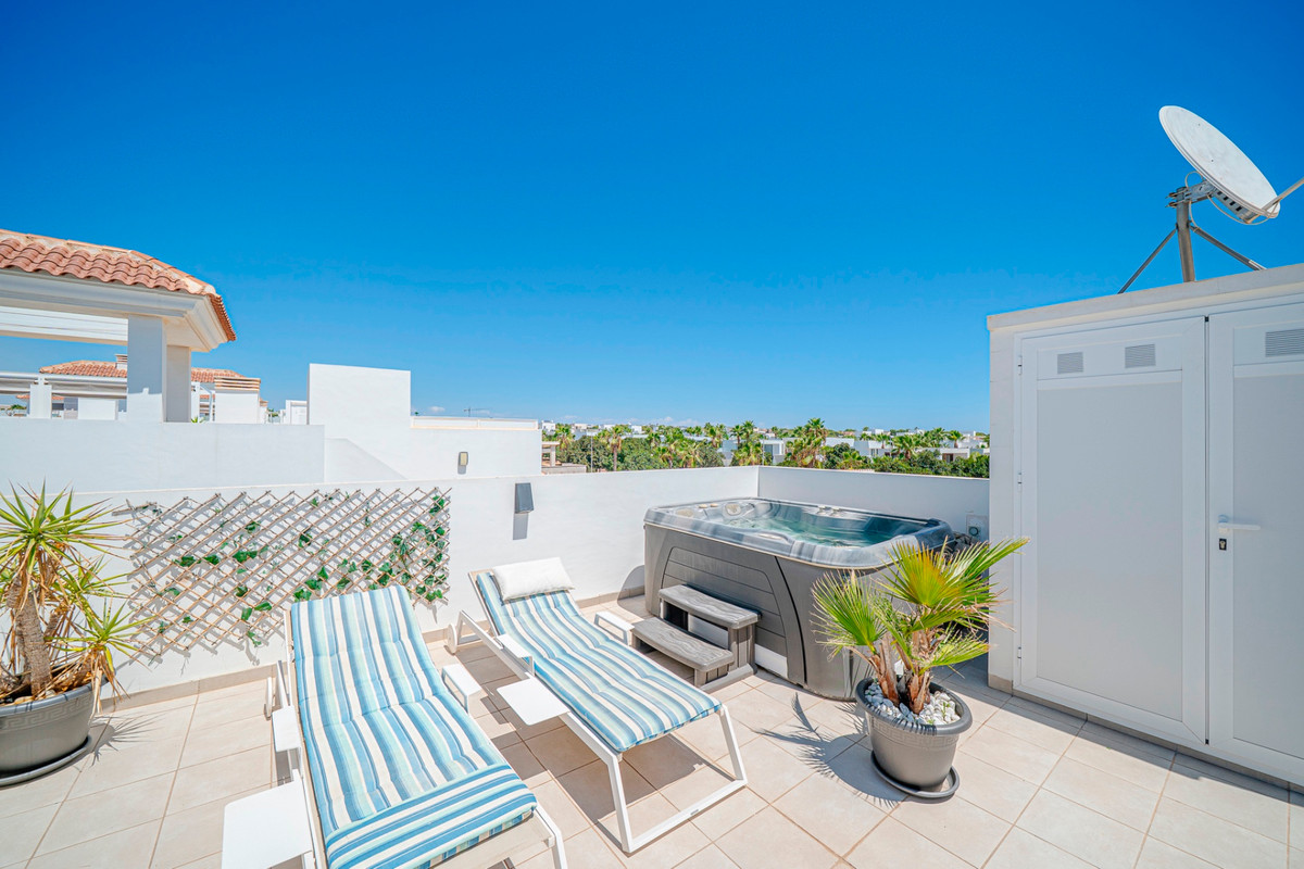 For sale - 2 Bedroom 2 Bathroom Apartment - Penthouse in Rojales - Ciudad Quesada  - Alicante
