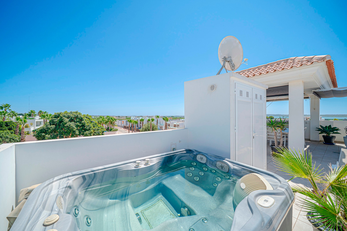 For sale - 2 Bedroom 2 Bathroom Apartment - Penthouse in Rojales - Ciudad Quesada  - Alicante