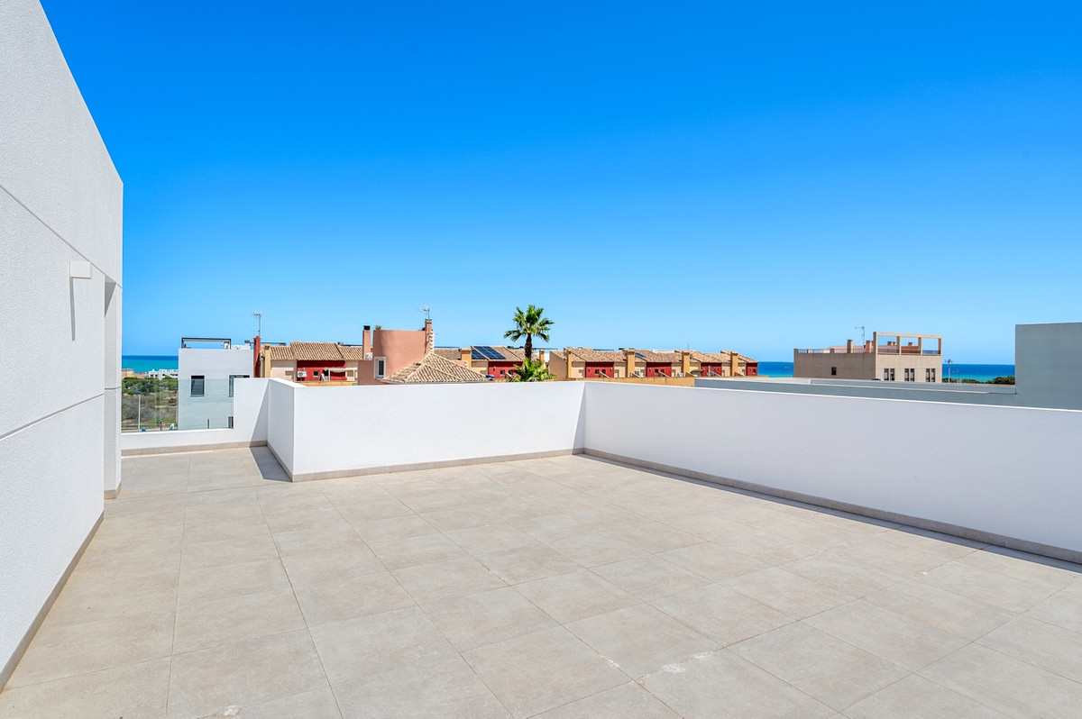 For sale - 4 Bedroom 3 Bathroom House - Detached Villa in Guardamar del Segura - Guardamar del Segura Centro  - Alicante