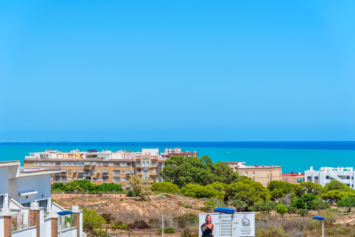 For sale - 4 Bedroom 3 Bathroom House - Detached Villa in Guardamar del Segura - Guardamar del Segura Centro  - Alicante