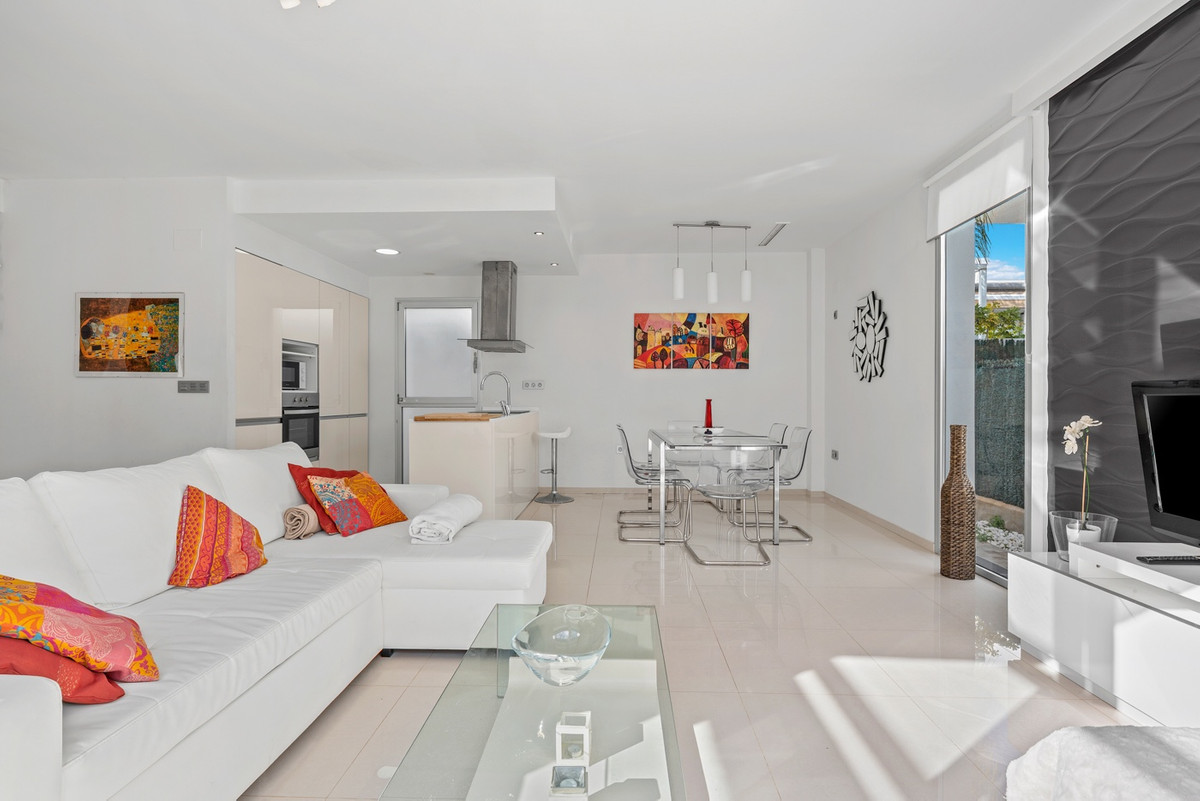 For sale - 3 Bedroom 2 Bathroom House - Detached Villa in Rojales - Ciudad Quesada  - Alicante
