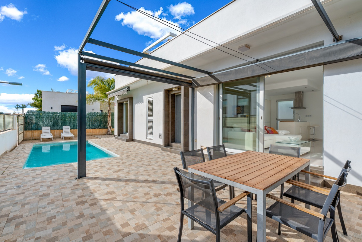 For sale - 3 Bedroom 2 Bathroom House - Detached Villa in Rojales - Ciudad Quesada  - Alicante