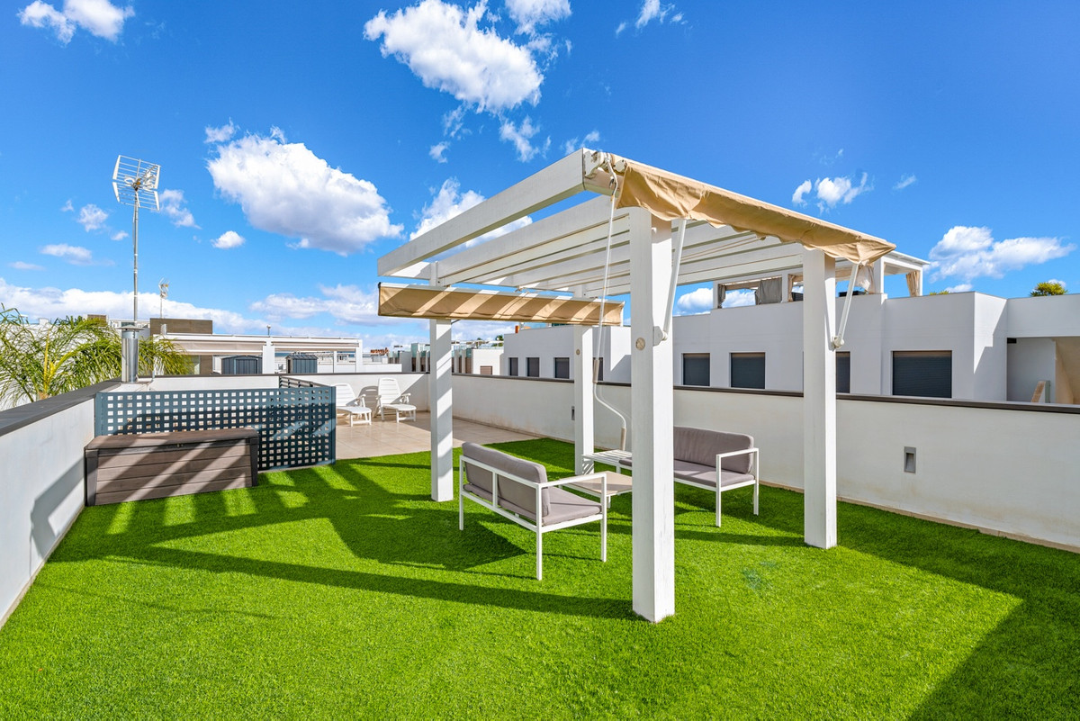 For sale - 3 Bedroom 2 Bathroom House - Detached Villa in Rojales - Ciudad Quesada  - Alicante