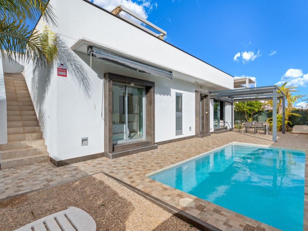 3 Bedroom 2 Bathroom House - Detached Villa in Rojales
