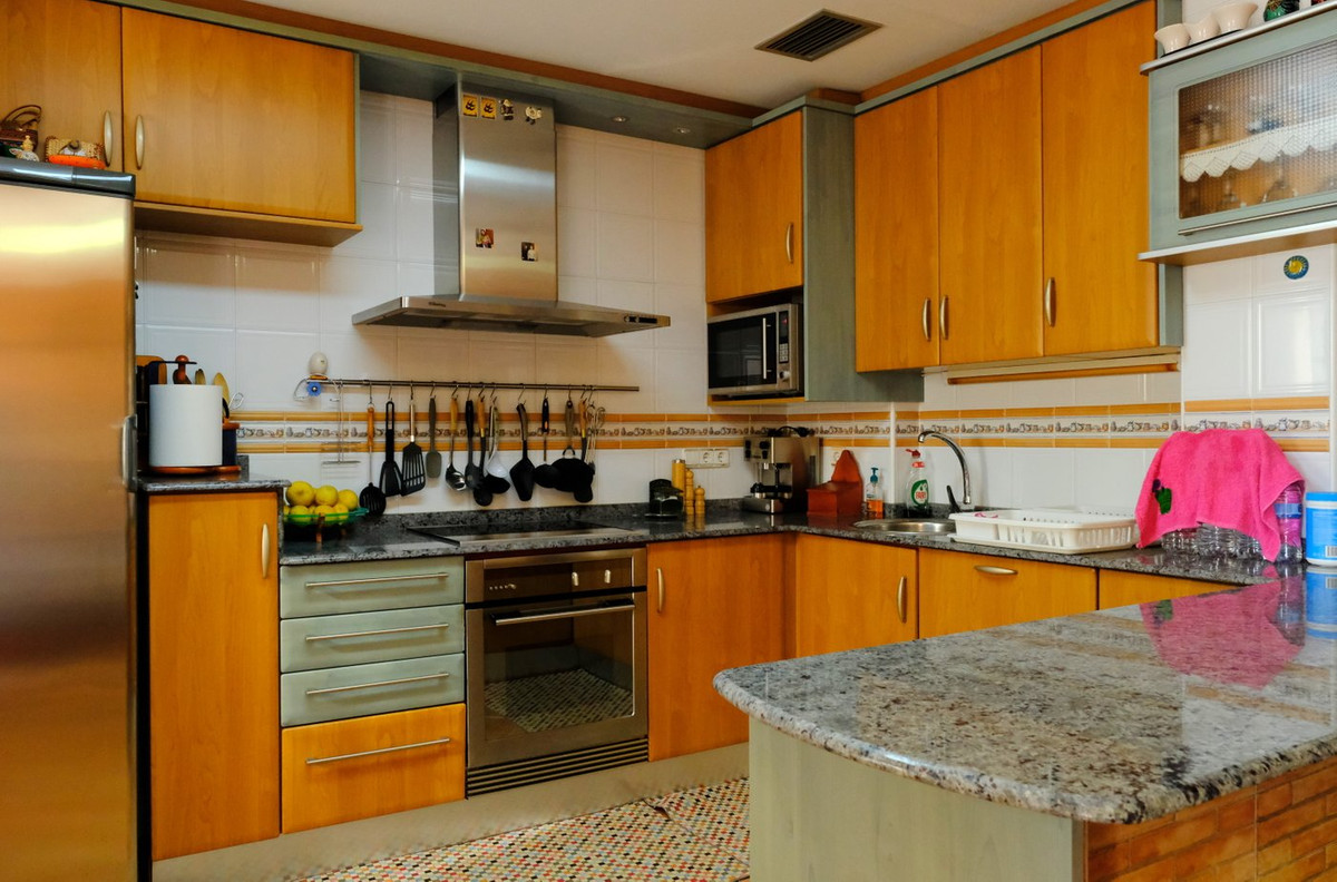 For sale - 5 Bedroom 3 Bathroom House - Detached Villa in Orihuela - Orihuela Centro  - Alicante