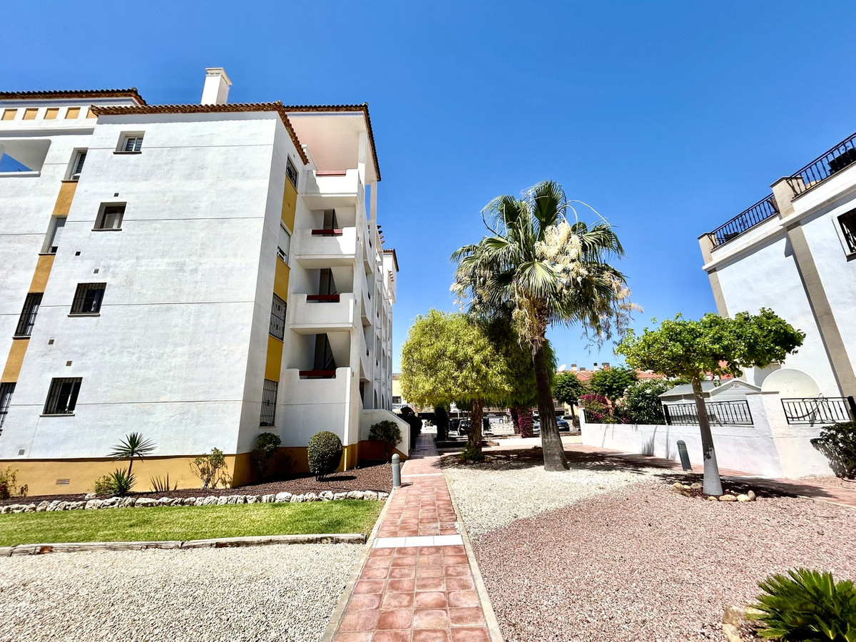 For sale - 2 Bedroom 2 Bathroom Apartment - Ground Floor Apartment in Orihuela - Villamartin  - Alicante