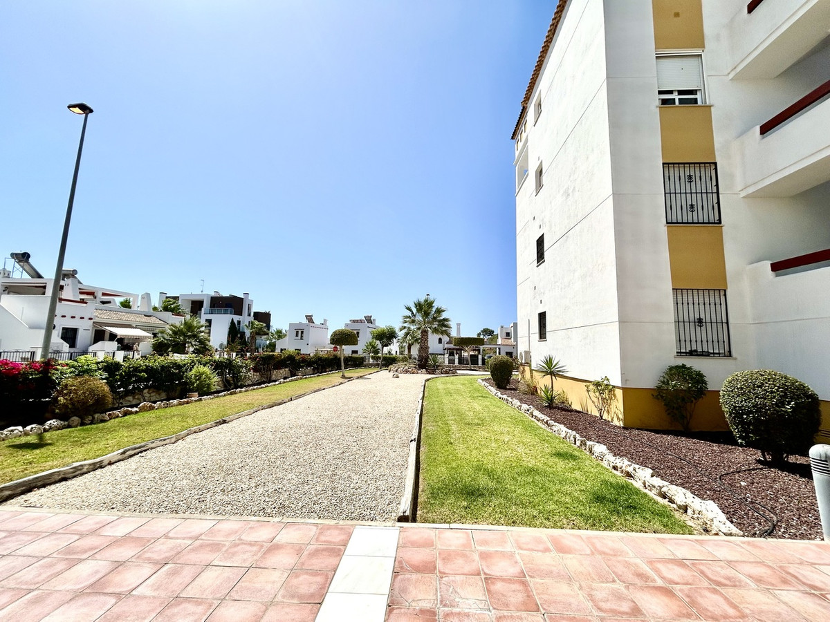 For sale - 2 Bedroom 2 Bathroom Apartment - Ground Floor Apartment in Orihuela - Villamartin  - Alicante
