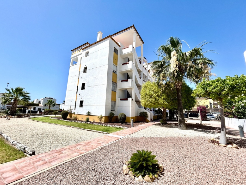 2 Bedroom 2 Bathroom Apartment - Ground Floor Apartment in Orihuela