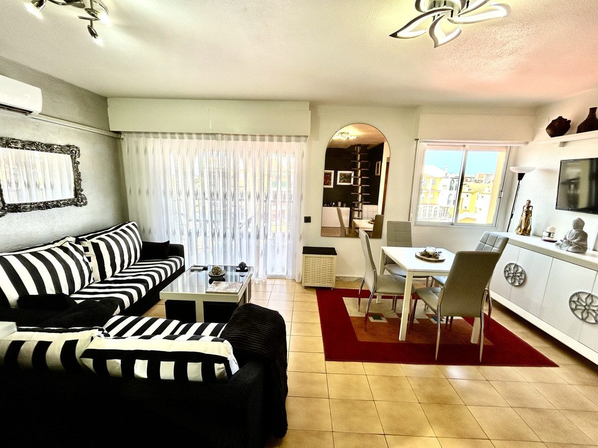 For sale - 1 Bedroom 1 Bathroom Apartment - Middle Floor Apartment in Torrevieja - Torrevieja Centro  - Alicante