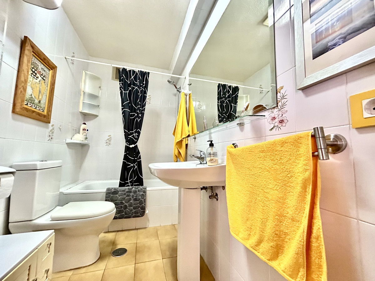For sale - 1 Bedroom 1 Bathroom Apartment - Middle Floor Apartment in Torrevieja - Torrevieja Centro  - Alicante