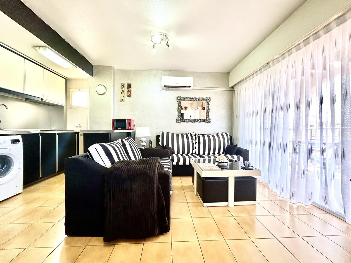 For sale - 1 Bedroom 1 Bathroom Apartment - Middle Floor Apartment in Torrevieja - Torrevieja Centro  - Alicante