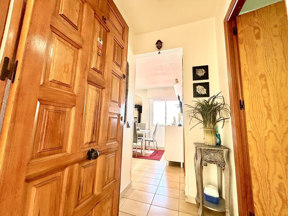For sale - 1 Bedroom 1 Bathroom Apartment - Middle Floor Apartment in Torrevieja - Torrevieja Centro  - Alicante