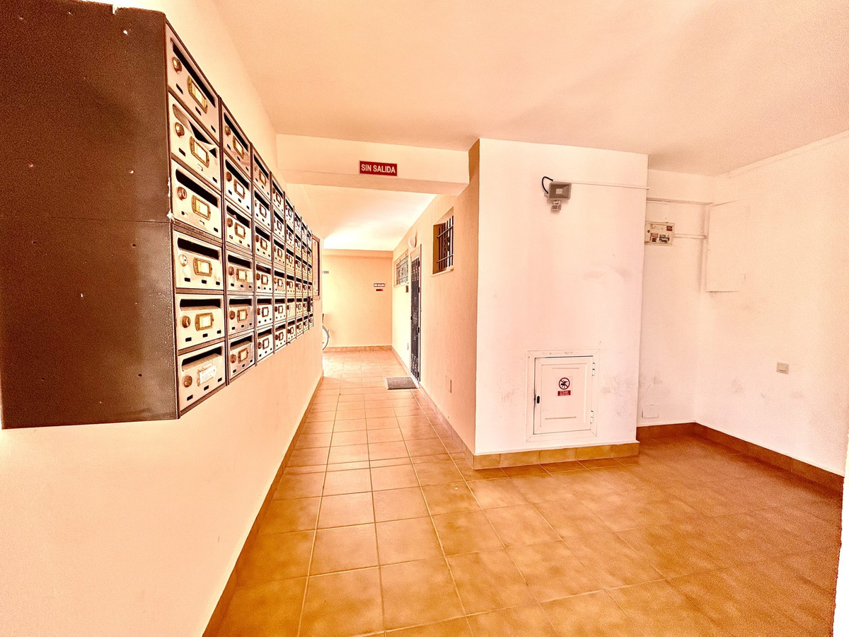 For sale - 1 Bedroom 1 Bathroom Apartment - Middle Floor Apartment in Torrevieja - Torrevieja Centro  - Alicante