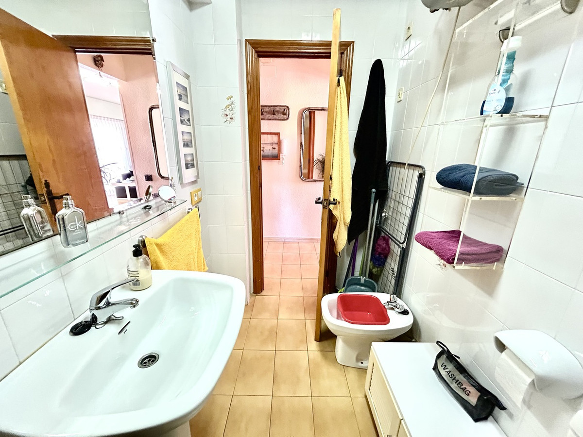 For sale - 1 Bedroom 1 Bathroom Apartment - Middle Floor Apartment in Torrevieja - Torrevieja Centro  - Alicante