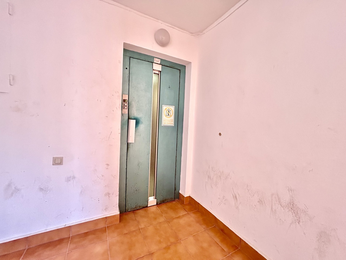 For sale - 1 Bedroom 1 Bathroom Apartment - Middle Floor Apartment in Torrevieja - Torrevieja Centro  - Alicante