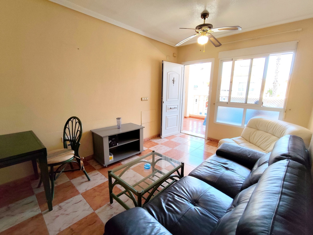 For sale - 2 Bedroom 1 Bathroom Apartment - Middle Floor Apartment in Orihuela - Villamartin  - Alicante