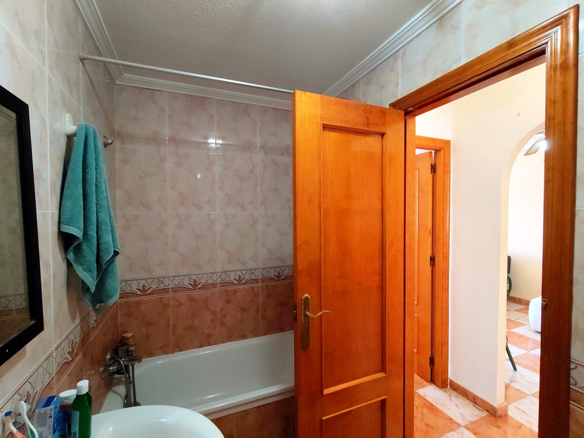 For sale - 2 Bedroom 1 Bathroom Apartment - Middle Floor Apartment in Orihuela - Villamartin  - Alicante